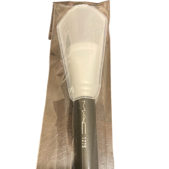 NIP MAC 5 PIECE BRUSH SET - Picture 4 of 6